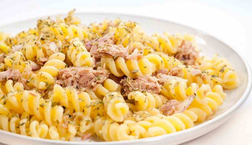 Fusilli con tonno, limone e zenzero