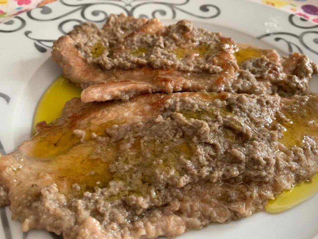 scaloppine ai funghi con vino