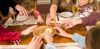 Mai mettere il pane capovolto in tavola | Ecco il perche - ricettasprint