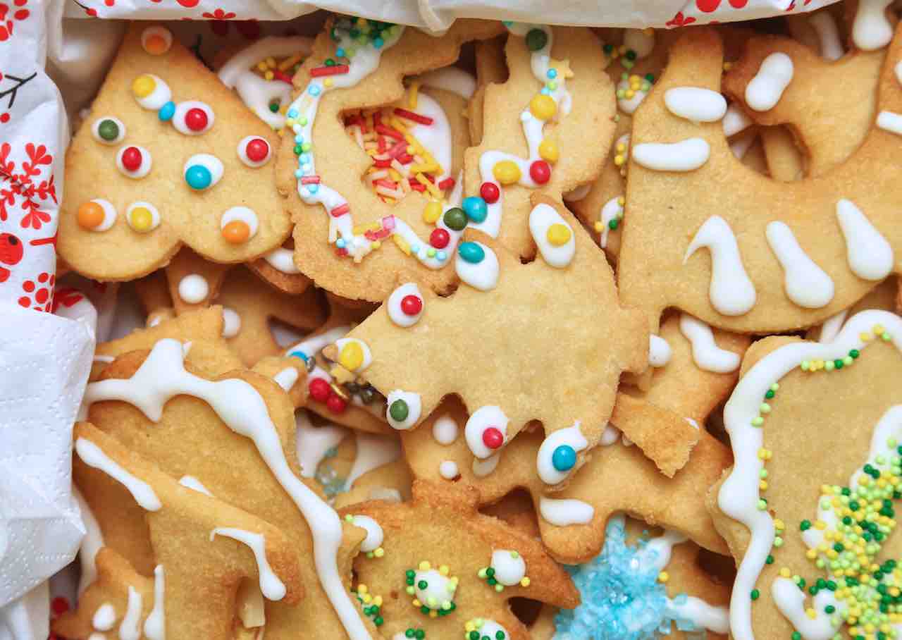 Biscotti Di Natale Burro.Biscotti Natalizi Friabili Al Burro E Perfetti Con Una Cioccolata Calda