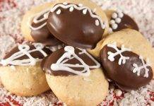 Biscotto per Natale, il dolce impasto di frolla perfetto Biscotto di Natale di frolla con glassa al cioccolato