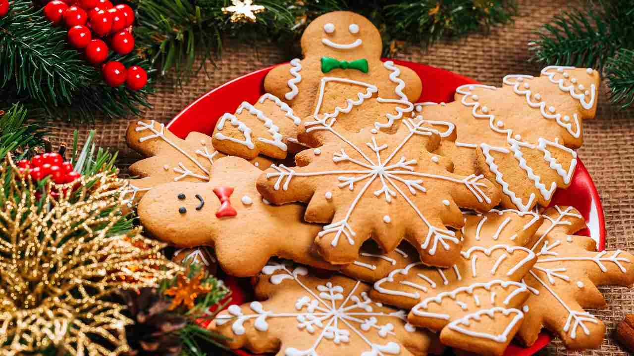 Biscotti Di Natale Ingredienti.Biscotti Di Natale Alle Mandorle Ideale Per I Piu Piccoli