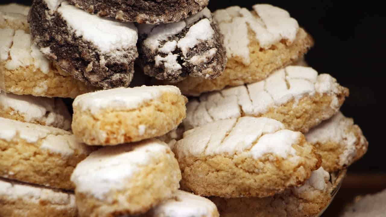 Regali Dolci Di Natale.Ricciarelli Di Siena Dolci Regali Di Natale Al Sapore Di Mandorle