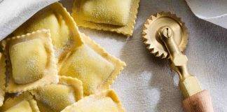 ravioli patate e scamorza fatti in casa - ricettasprint