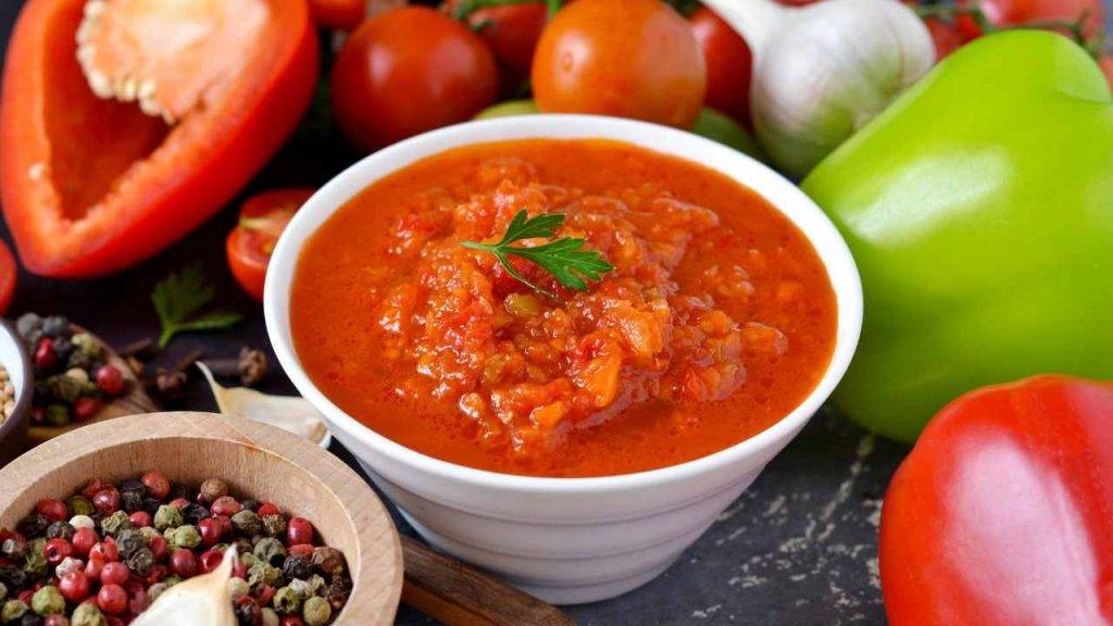 Salsa rubra per accompagnare carni e bolliti