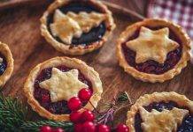 Crostatine natalizie con marmellata | un dessert da servire o da regalare Crostatine natalizie con marmellata