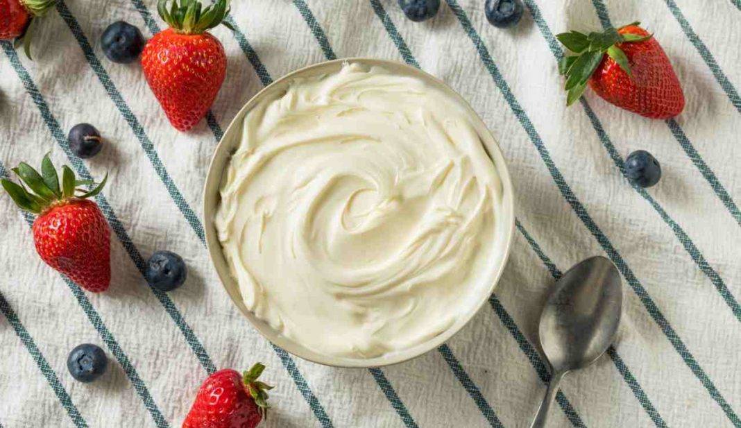 Crema al mascarpone light | Ideale per farcire il pandoro
