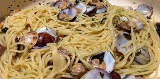 ricette di Natale spaghetti con le vongole