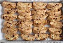 Cantucci morbidi cioccolato e mandorle | golosi e facili da preparare Cantucci morbidi cioccolato e mandorle