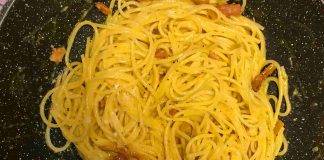 spaghetti alla crema di ricotta zafferano e guanciale -ricettasprint