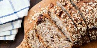 Pane d’avena con banane e noci