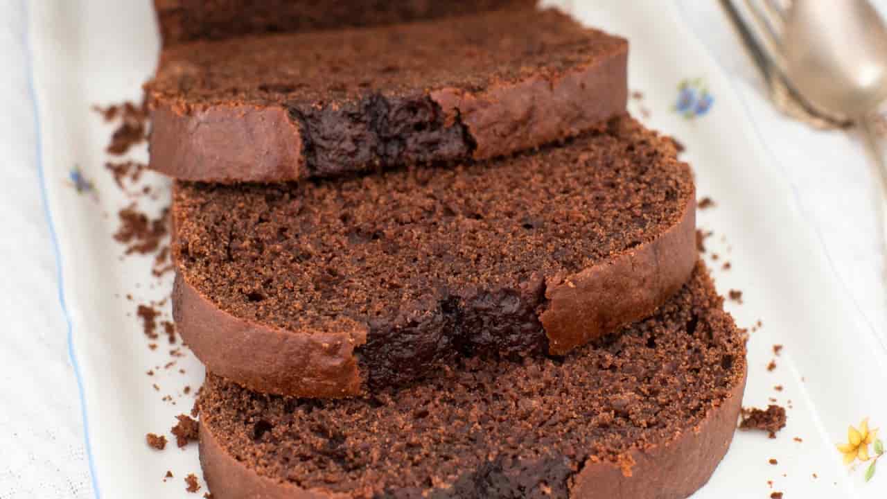 Plumcake al cioccolato senza burro e uova