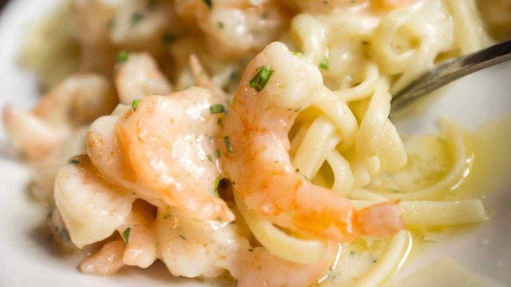 Linguine con gamberi e spumante