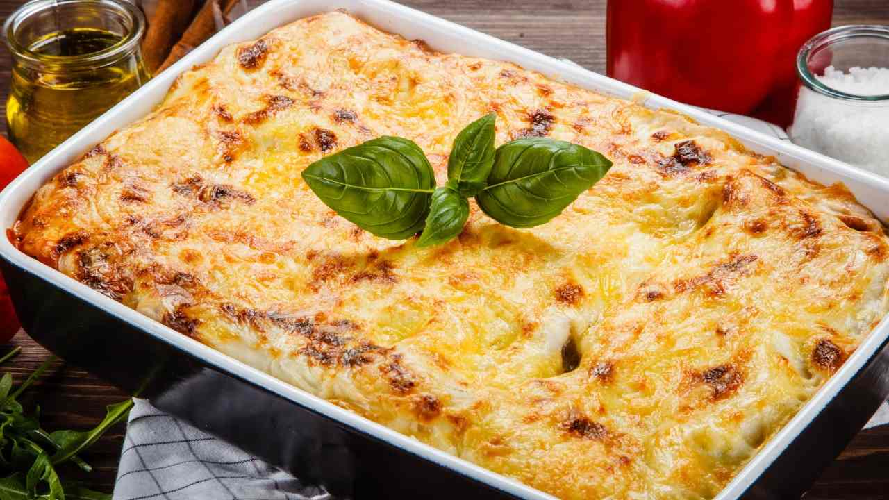 Lasagna con carciofi fritti e pecorino