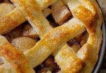 Crostata glassata di pere e noci | Un dolce strabiliante Crostata glassata di pere e noci - ricettasprint