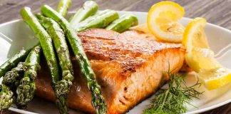salmone al forno con asparagi - ricettasprint
