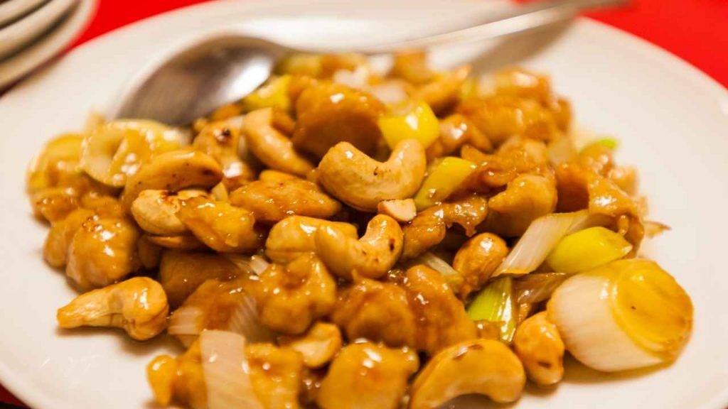 Pollo con anacardi