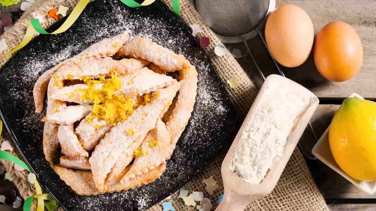 Chiacchiere con impasto allo yogurt