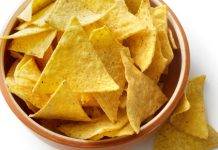 Nachos, le patatine di farina di mais fatte in casa Nachos fatti in casa
