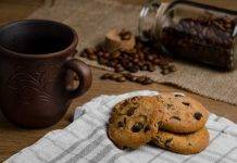 Biscotti facili al cucchiaio con cioccolato - ricettasprint