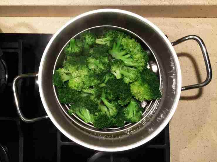 Broccoli al forno con mozzarella | Facili e veloci da preparare