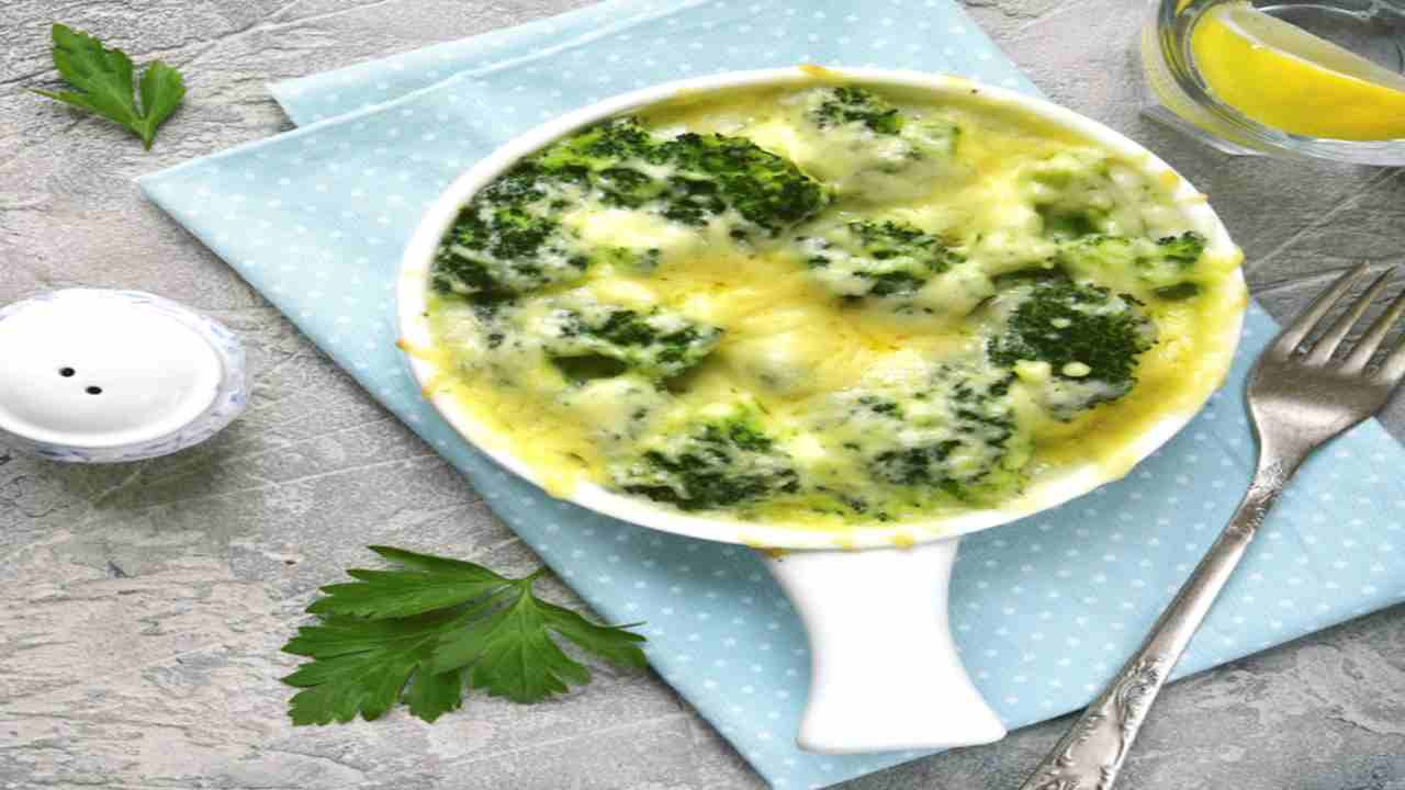 Broccoli al forno con mozzarella | Facili e veloci da preparare