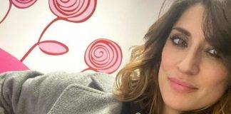 Elisa isoardi foto sensuale ed ironia dei fan - ricettasprint