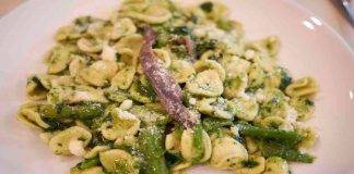 Orecchiette con asparagi alici e pecorino - ricettasprint