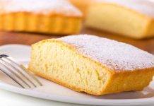 Torta all’acqua profumata al limone soffice e deliziosa Torta all'acqua profumata al limone