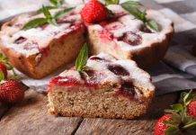 Torta morbida alle fragole in 5 minuti