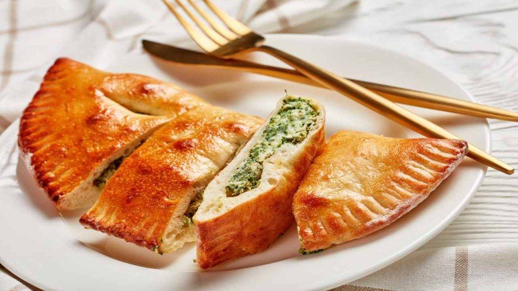 calzone con cipollotto e pecorino - ricettasprint