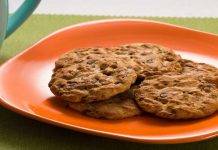 Biscotti alla quinoa con gocce di cioccolato