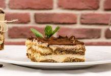 Tiramisù spumoso con orzo