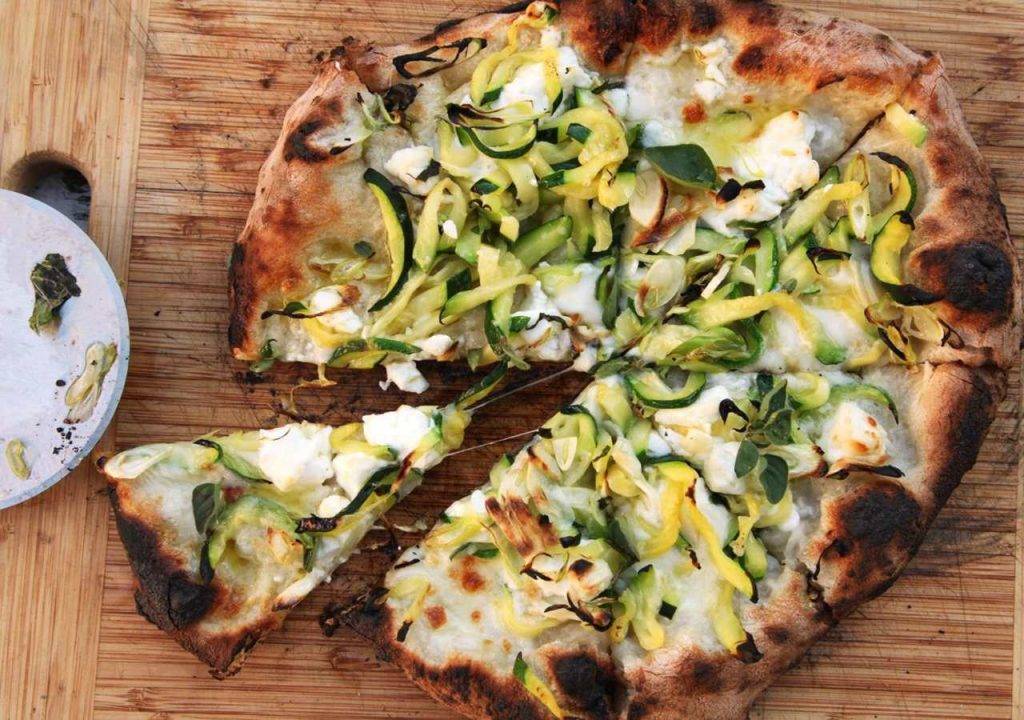 pizza con zucchine e alici - ricettasprint