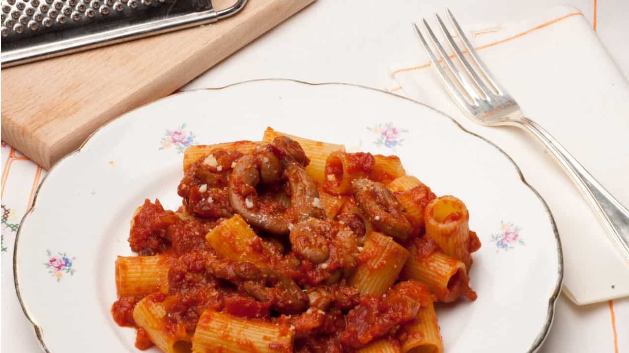 Rigatoni con la pajata ricetta tradizionale