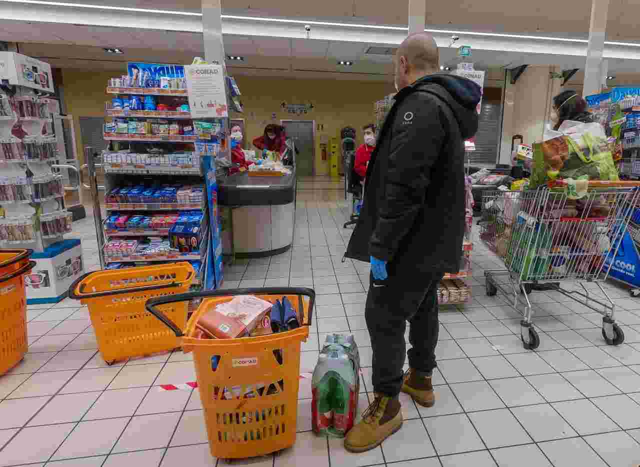 covid 19 italia supermercato