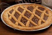 Torta di riso e cioccolato | La ricetta golosa di Viareggio torta di riso e cioccolato