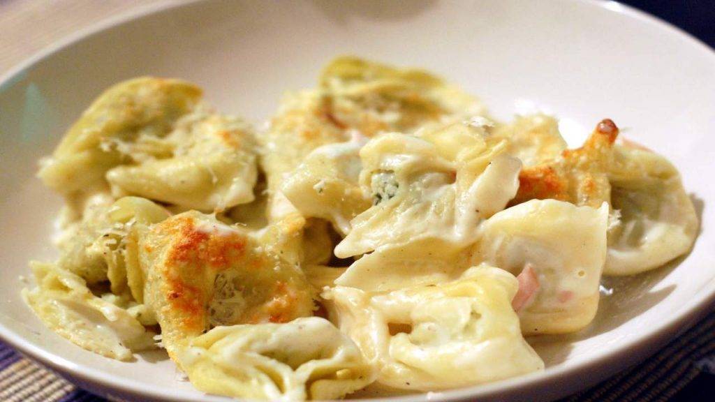 tortellini gratinati senza besciamella - ricettasprint