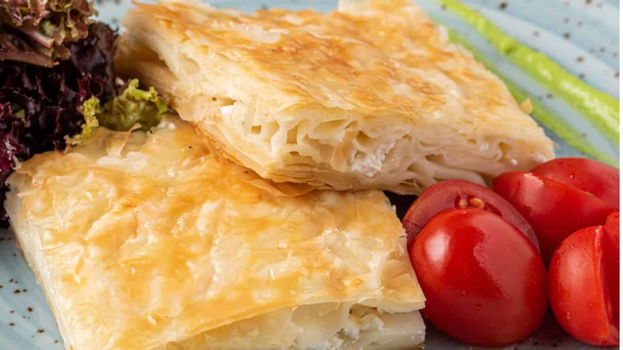 Burek al formaggio