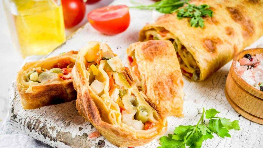 Strudel con verdure e formaggio