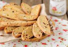 Biscotti con frutta secca senza grassi