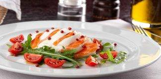 Caprese con salmone