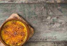 Crema catalana al caffè | Dessert sfizioso e pronto in pochi minuti Crema catalana al caffè - ricettasprint