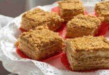 Dessert di biscotti con nocciole