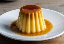 Flan di latte sardo | Un dessert al cucchiaio tradizionale Flan di latte sardo