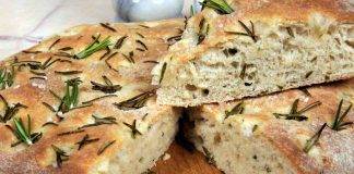 Focaccia alta e soffice al rosmarino - ricettasprint