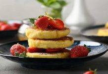 Pancake con fragole e yogurt