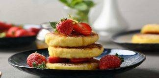 Pancake con fragole e yogurt