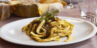 Tagliatelle con pesto di olive Taggiasche