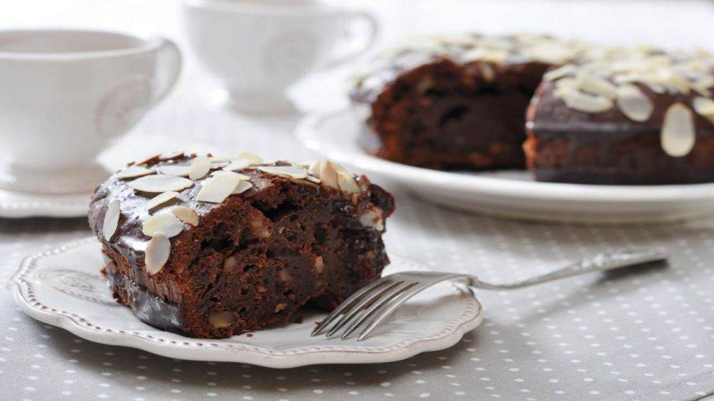 Torta di colomba al cioccolato senza lattosio